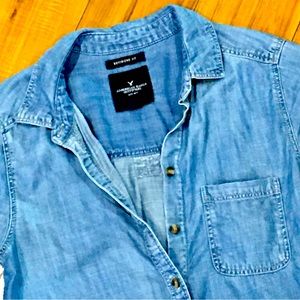 American Eagle boyfriend Fit denim button up long sleeve shirt top Xs sm…